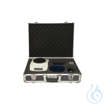 Hard carry case with lock