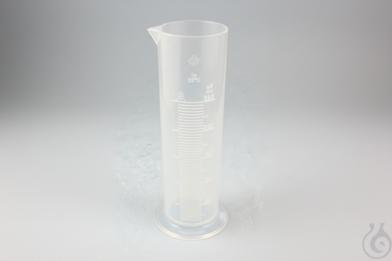 Measuring cylinders of polypropylene, low form, embossed scale 50 ml - Luminix Health