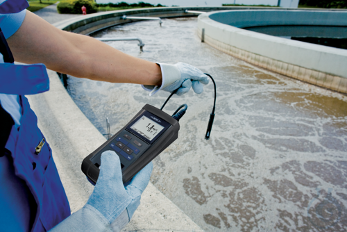 Oxi 3310, Professional, field proven DO meter with backlit graphic display for p